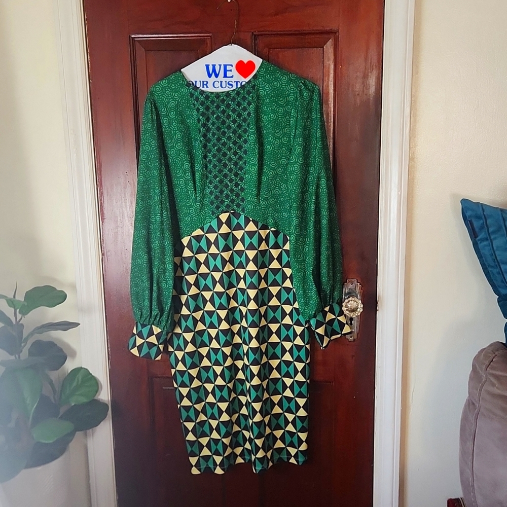 Green elegant dress size M